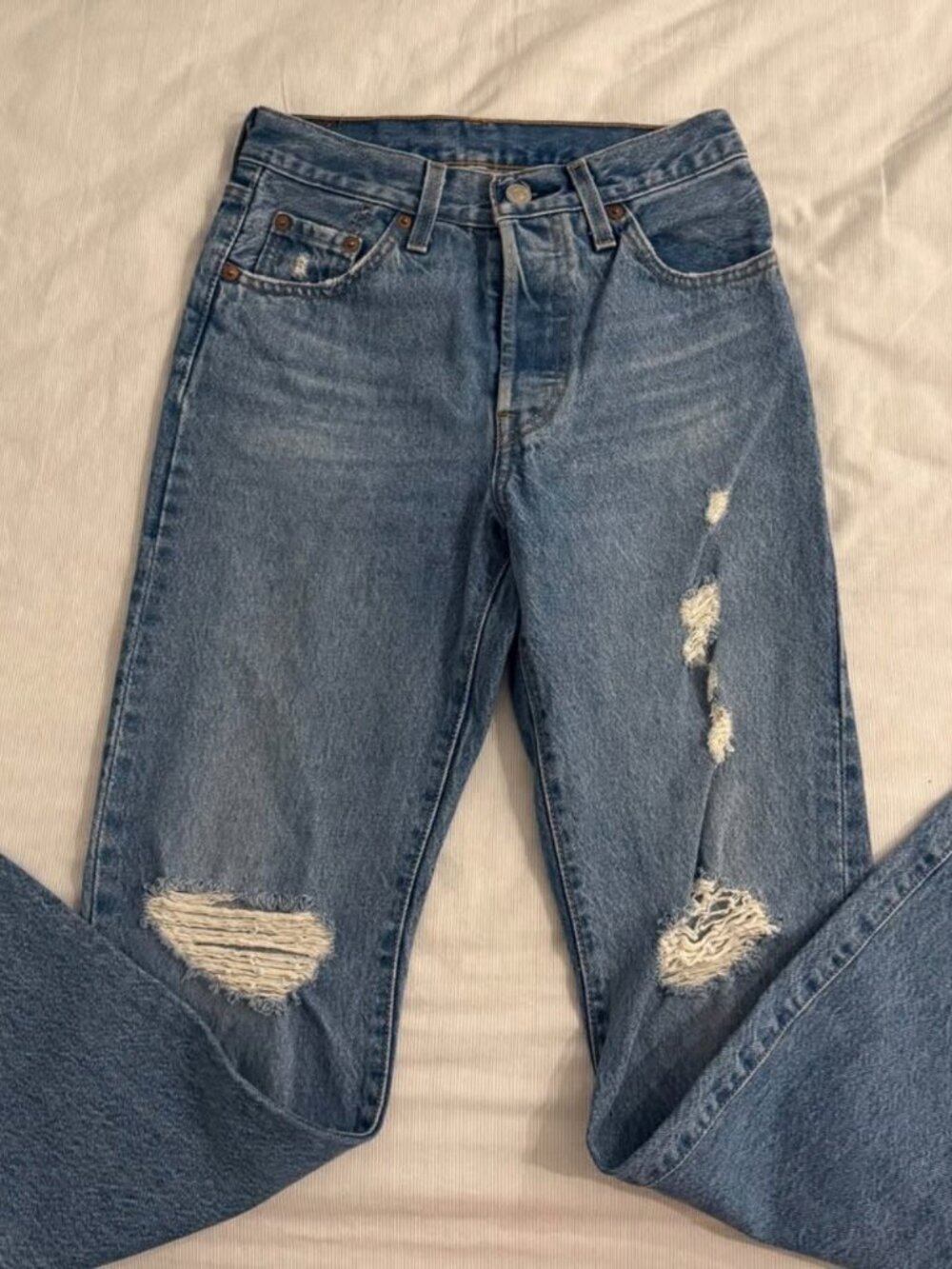 LEVI'S 501 RIPPED JEAN - Picture 2 of 7